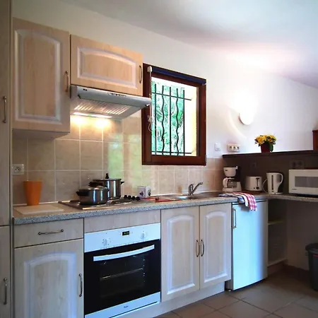 Domaene Mit Jacuzzi By Interhome 度假居