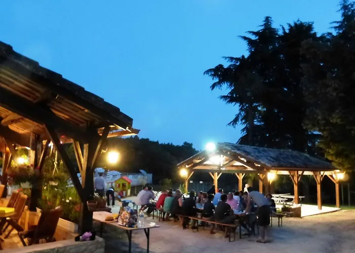 Domaene Mit Jacuzzi By Interhome 別荘 Gavaudun