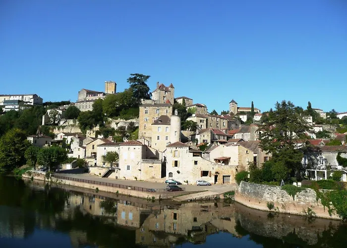 Domaene Mit Jacuzzi By Interhome 別荘 *